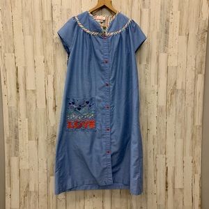 Vintage Smart Time House Coat Button Closure